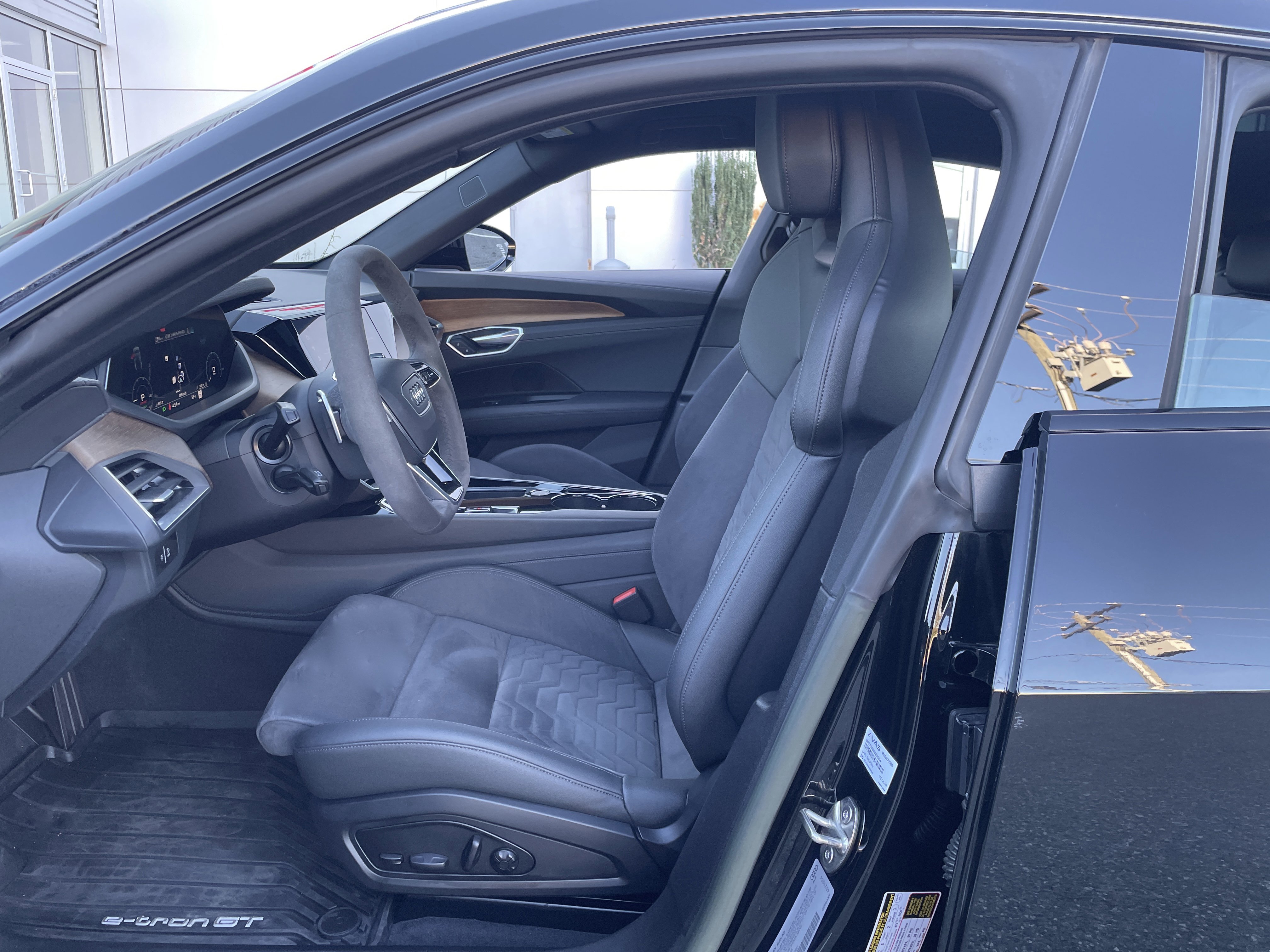 Certified 2023 Audi e-tron GT Premium Plus image 8