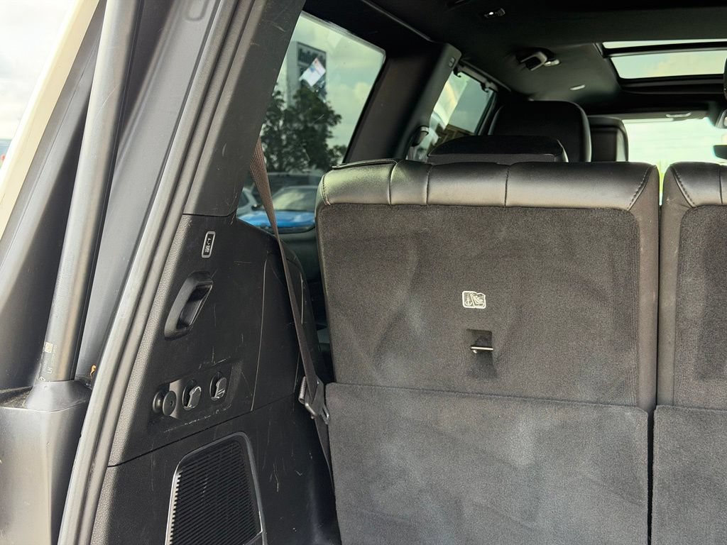 Used 2023 Jeep Wagoneer Series III w/ Premium Group I AWD/4WD image 35