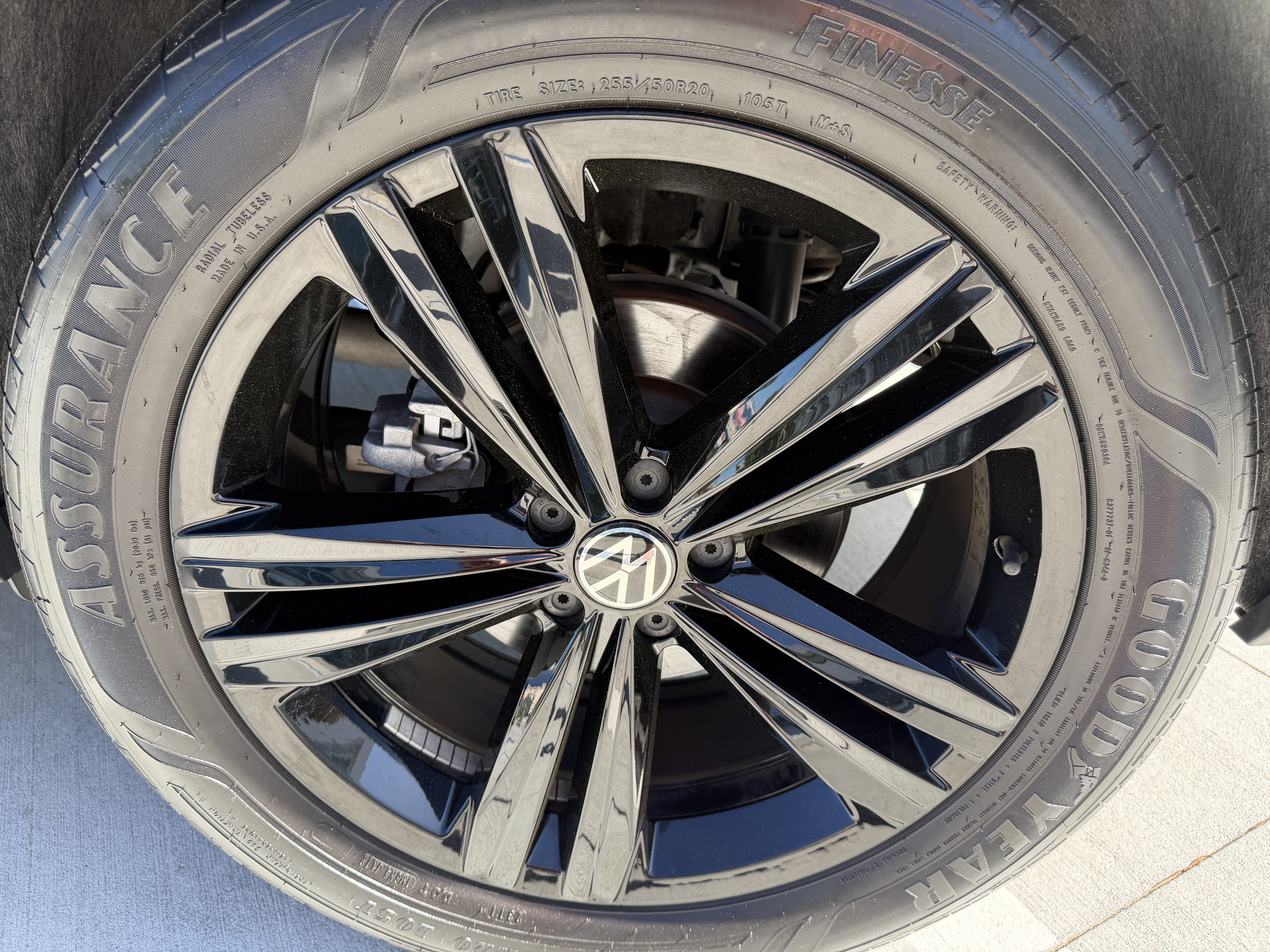 Used 2023 Volkswagen Atlas Cross Sport SEL R-Line image 30