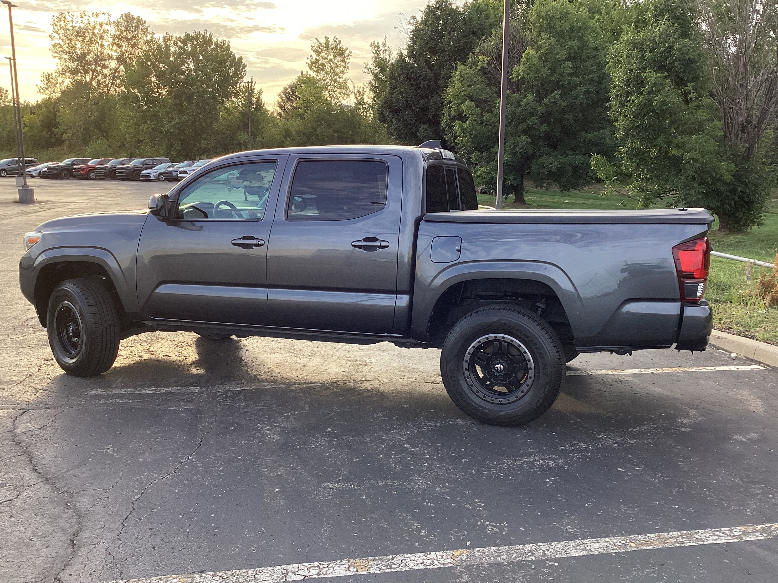 Certified 2021 Toyota Tacoma SR AWD/4WD image 3
