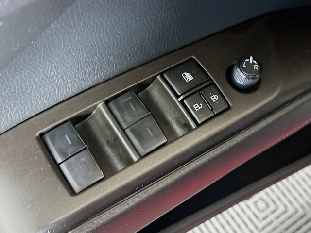 Used 2024 Toyota Camry SE w/ Cold Weather Package FWD image 18