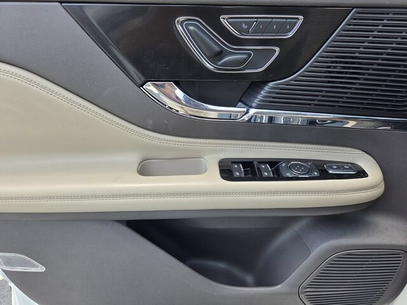 Used 2022 Lincoln Corsair FWD image 32