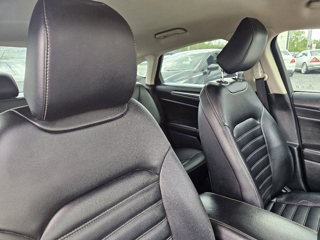 Used 2020 Ford Fusion SEL FWD image 37