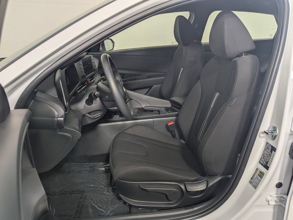 Used 2026 Hyundai Elantra Sport image 14