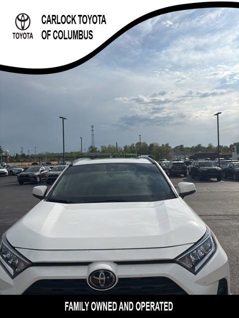 Used 2021 Toyota RAV4 XLE w/ Convenience Package AWD/4WD image 2