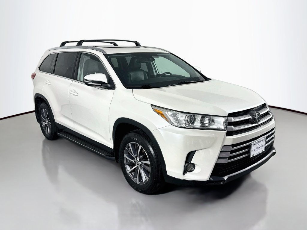 Used 2019 Toyota Highlander XLE AWD/4WD image 7