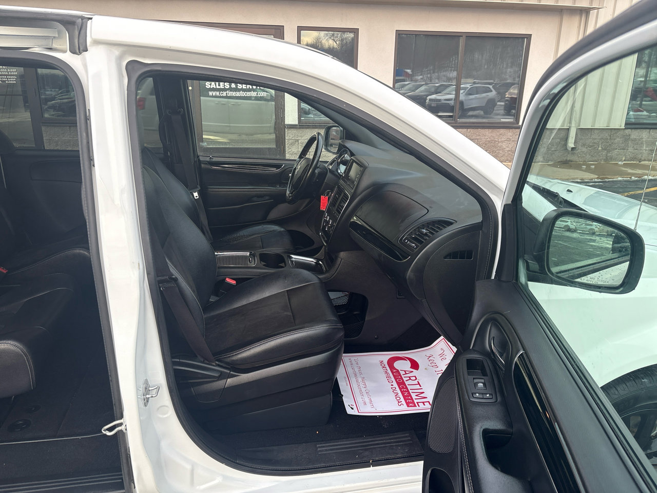 Used 2019 Dodge Grand Caravan SXT w/ Blacktop Package image 13