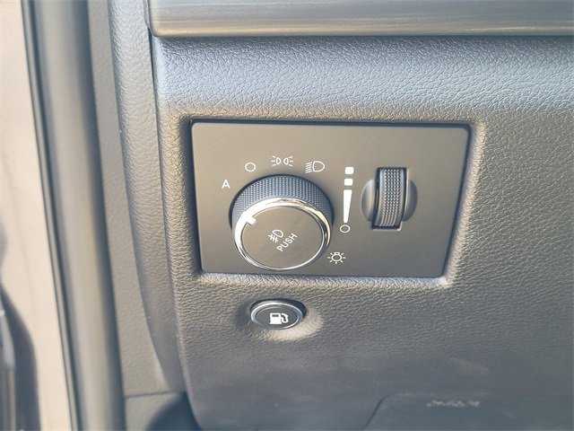 Used 2021 Jeep Grand Cherokee Laredo X image 25