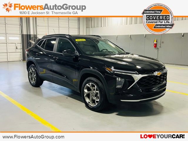 Used 2025 Chevrolet Trax LT w/ LT Convenience Package FWD image 1