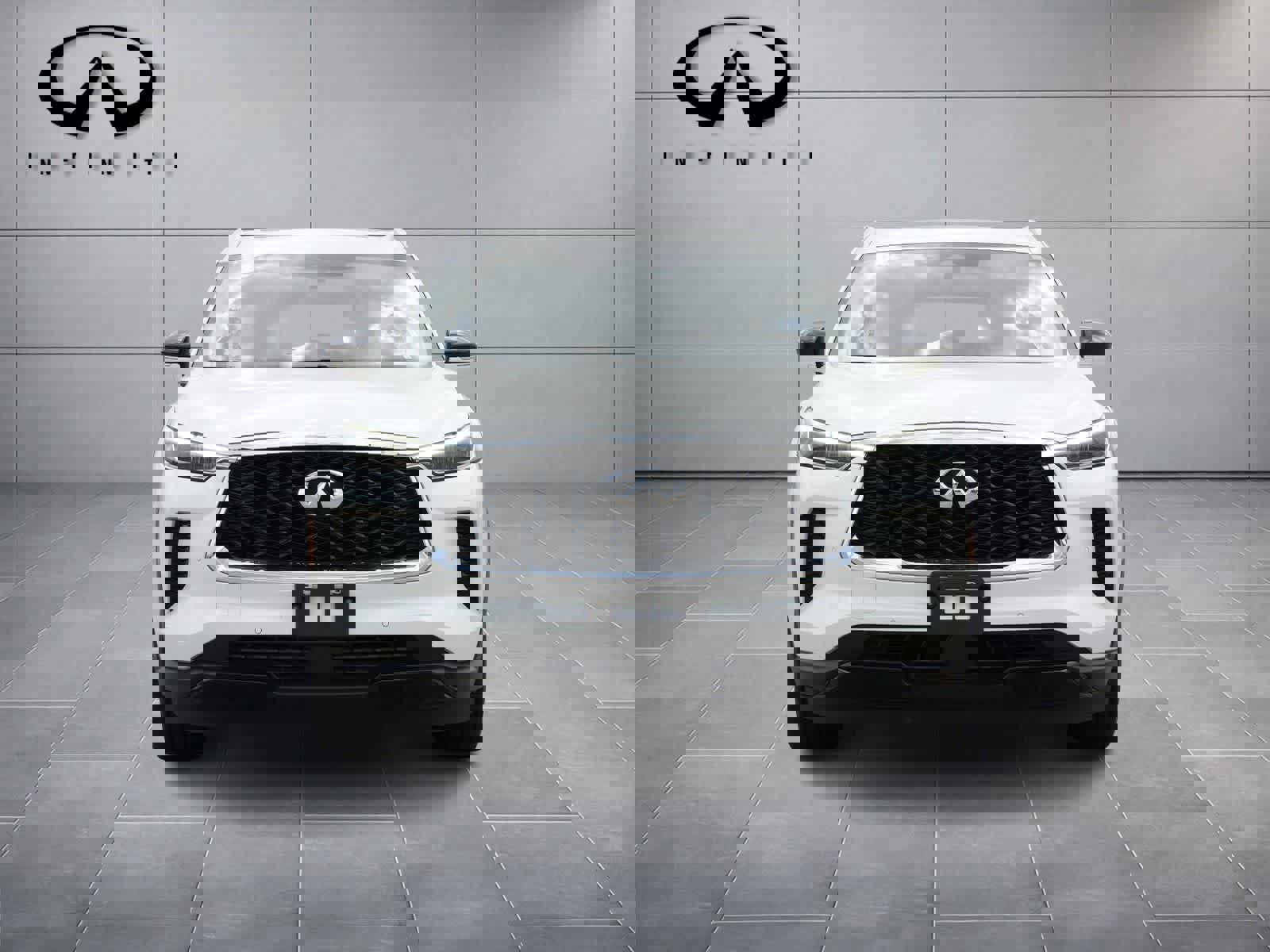 Certified 2023 INFINITI QX60 Luxe w/ Cargo Package FWD image 2