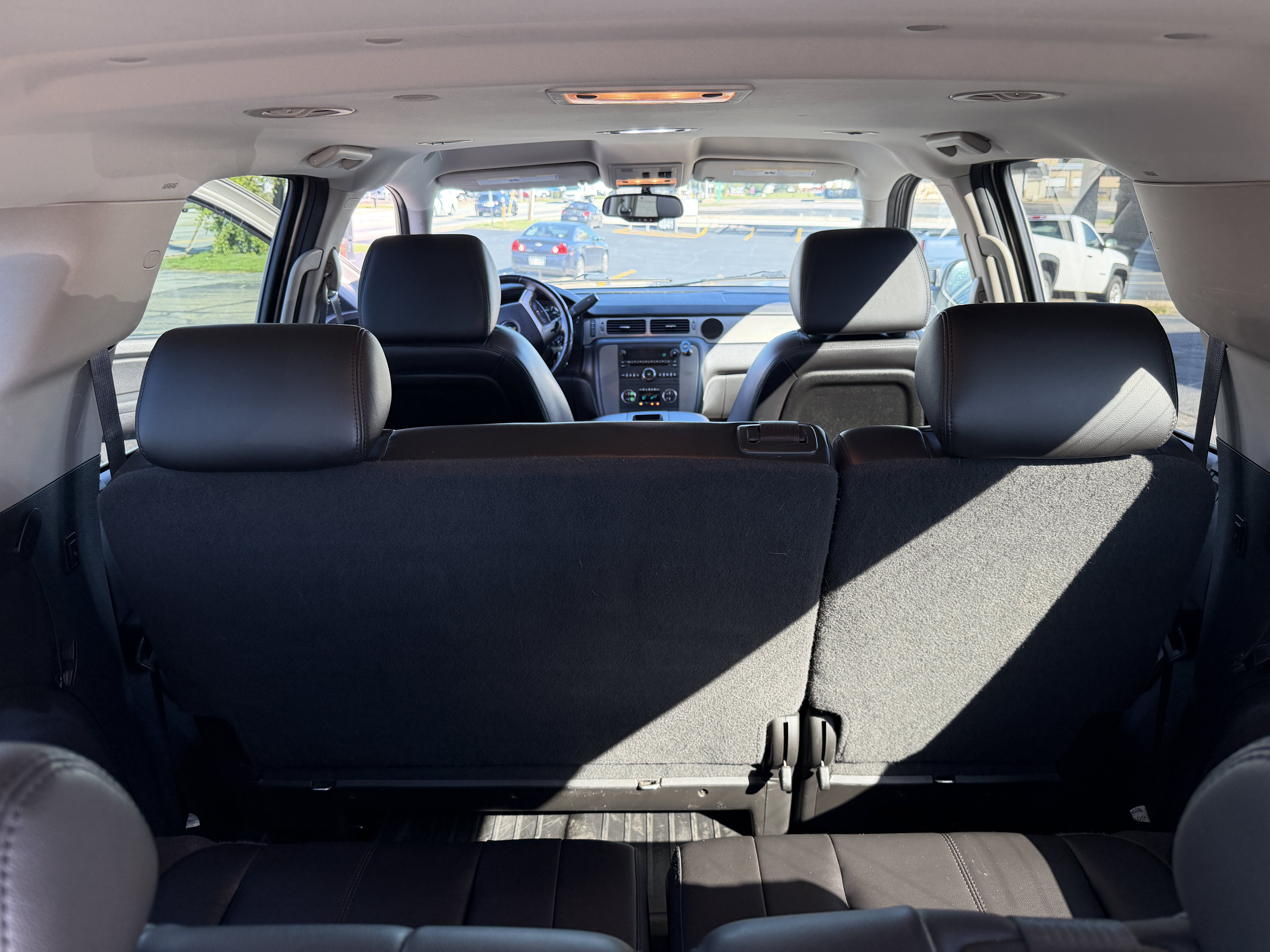 Used 2009 Chevrolet Suburban LT w/ Luxury Package AWD/4WD image 35