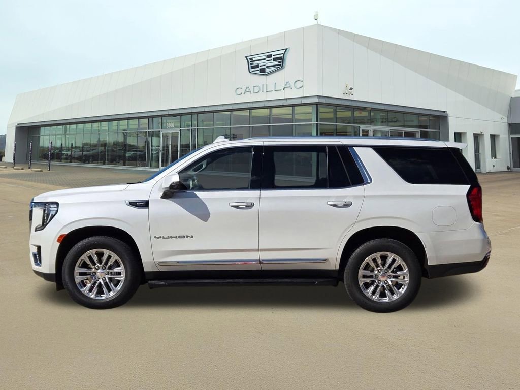 Used 2022 GMC Yukon SLT w/ SLT Premium Package image 3