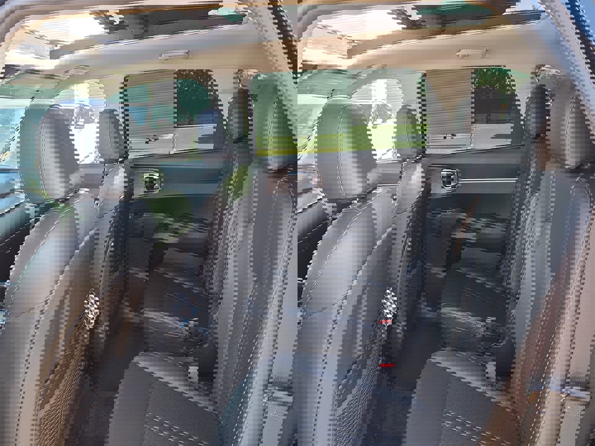 Used 2022 Kia Sorento EX w/ Panoramic Sunroof Package image 13