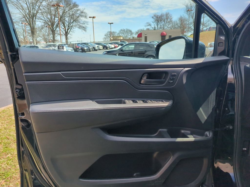 Used 2025 Honda Odyssey Sport-L image 13