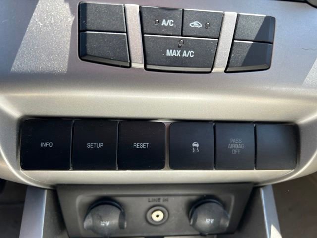 Used 2009 Ford Focus SE FWD image 19