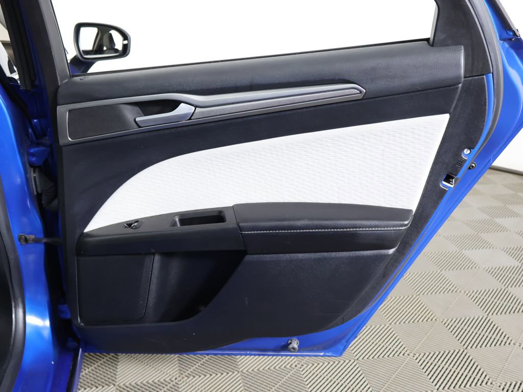 Used 2020 Ford Fusion SE w/ Equipment Group 151A image 26