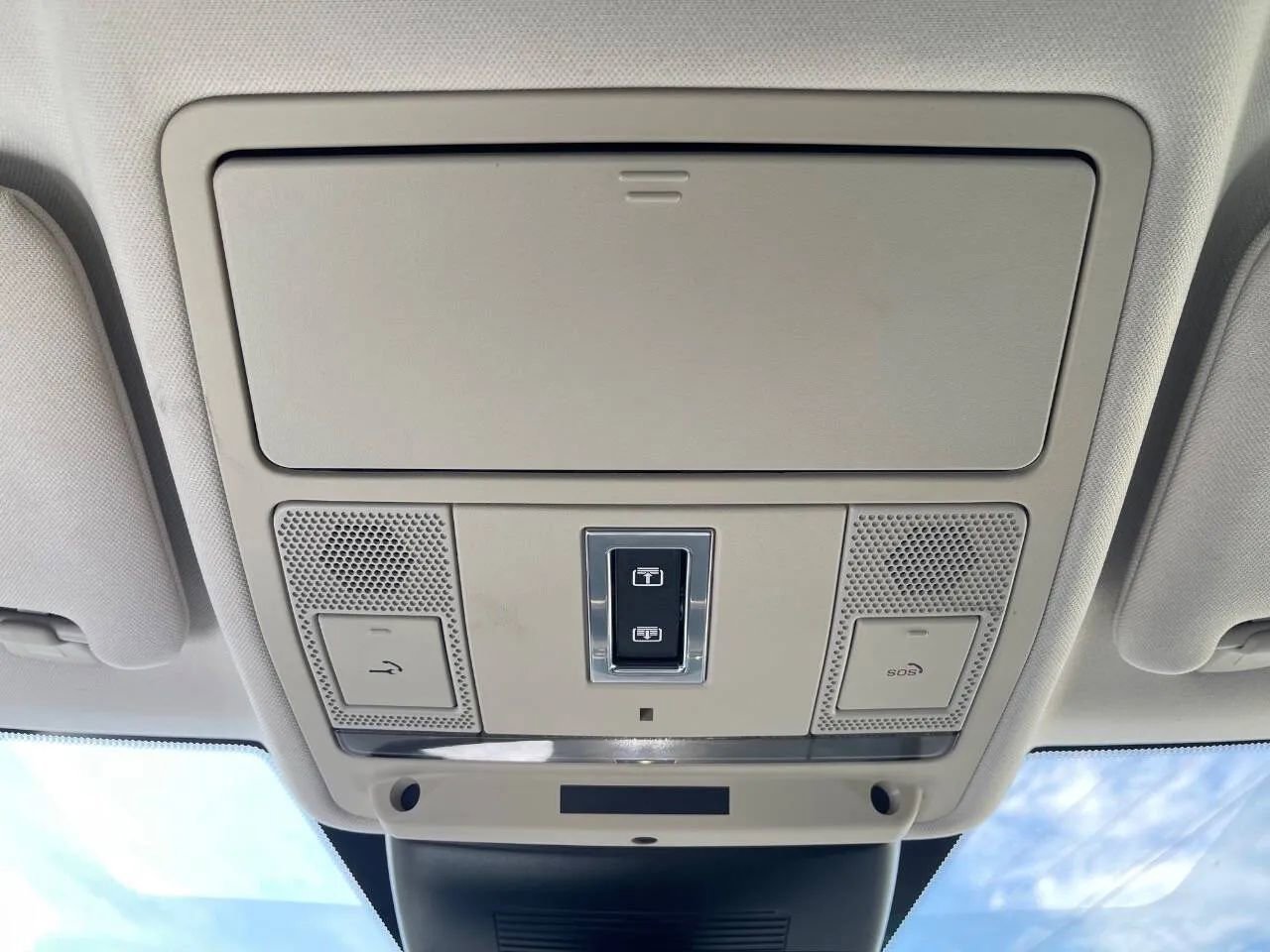 Used 2017 Land Rover Range Rover Evoque HSE image 18