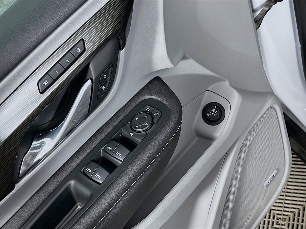 Certified 2022 GMC Terrain SLT w/ Infotainment Package II image 17