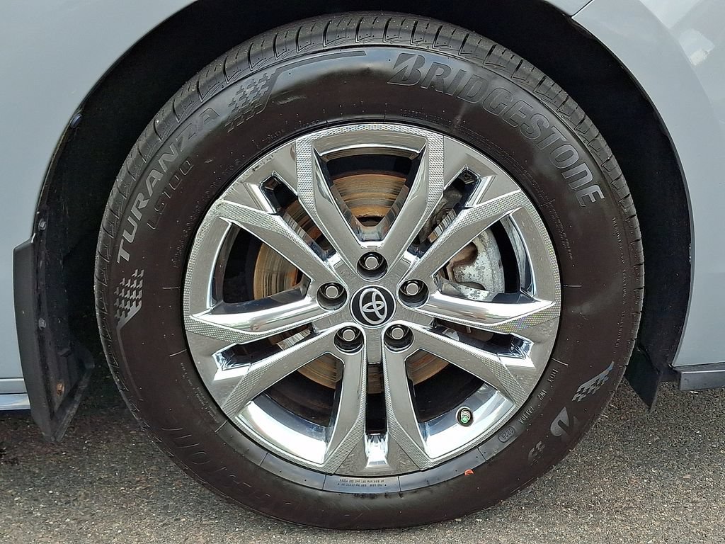 Certified 2023 Toyota Sienna XSE w/ XSE Plus Package AWD/4WD image 7
