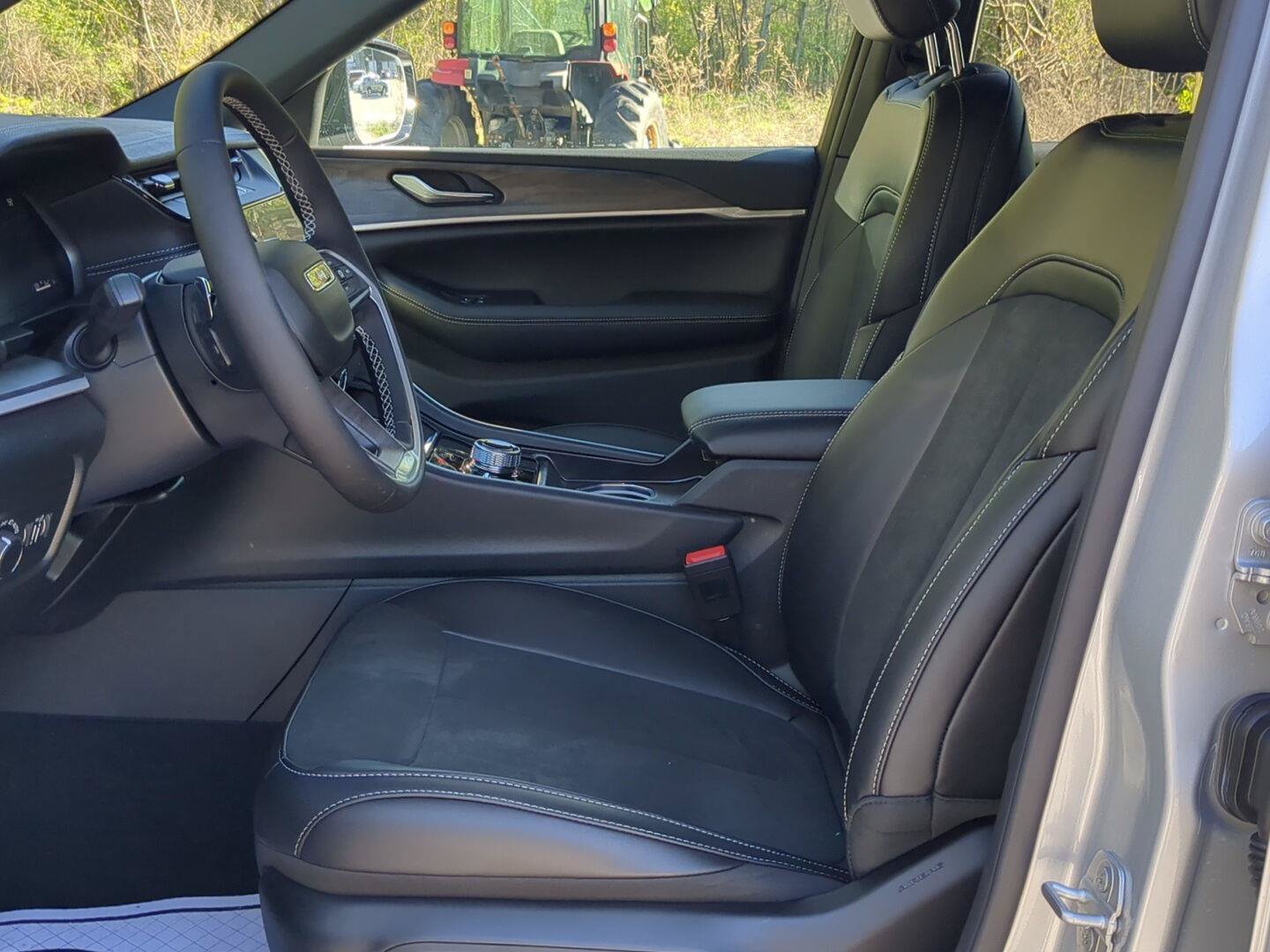 New 2026 Jeep Grand Cherokee L 4WD image 12