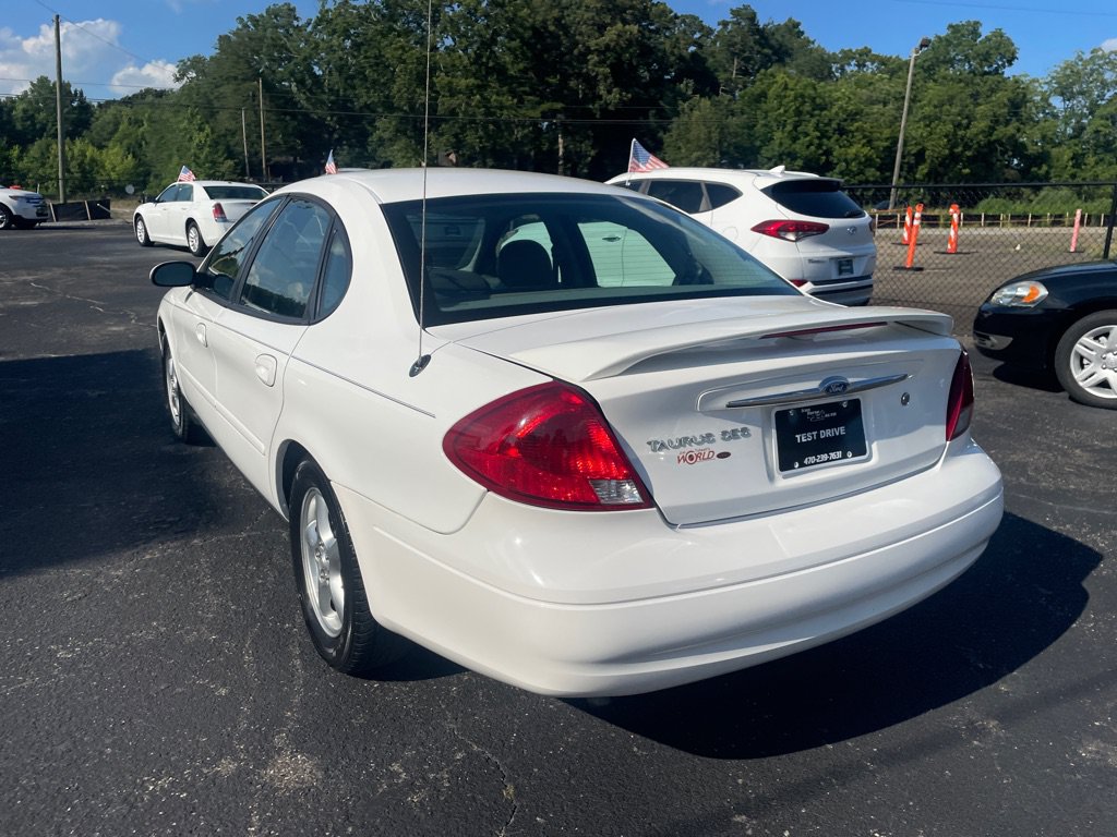 Used 2003 Ford Taurus SES FWD image 4