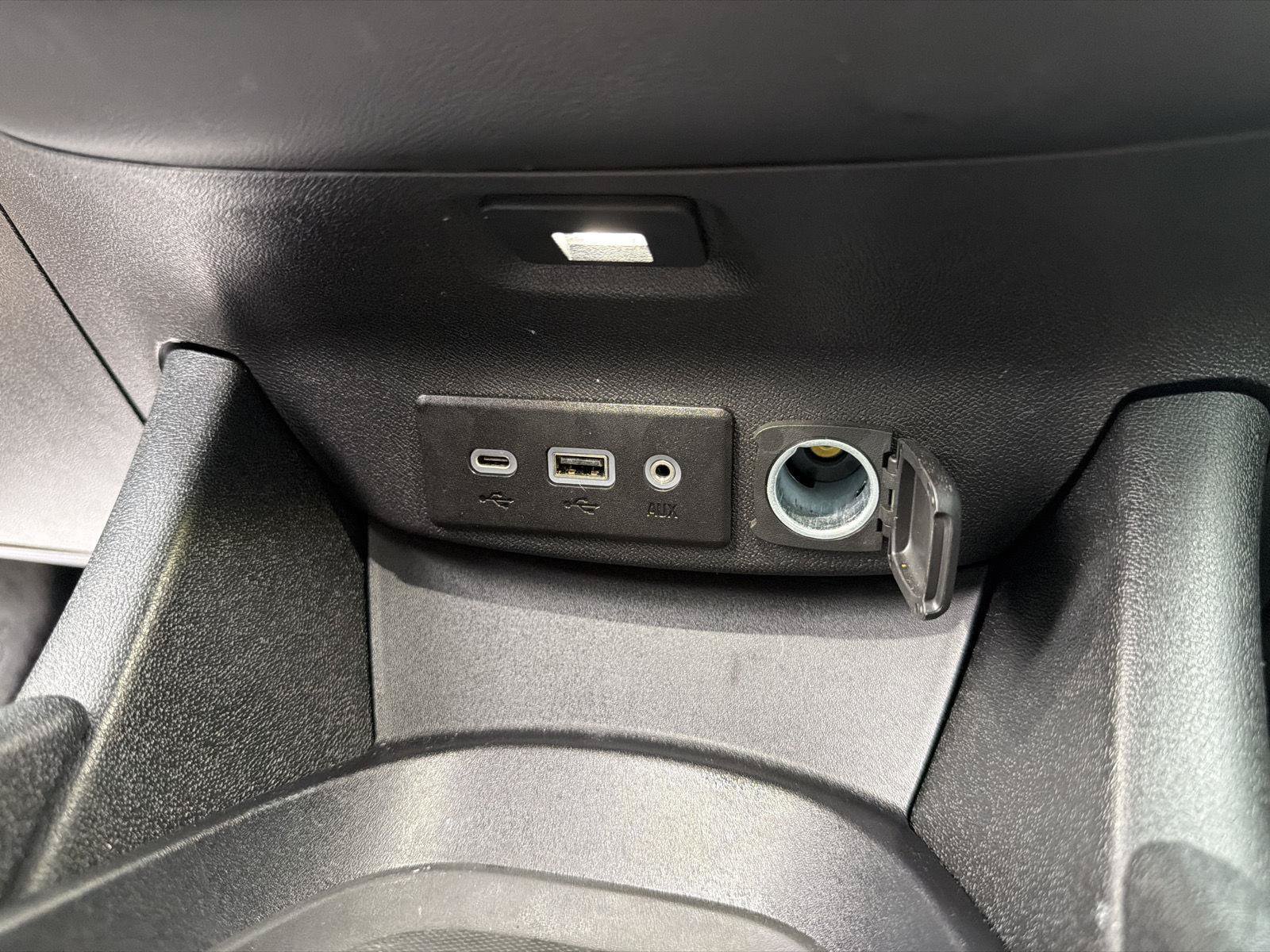 Used 2025 Chevrolet Malibu LS FWD image 25