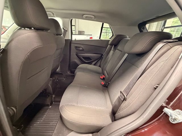 Used 2022 Chevrolet Trax LS w/ Tint and Cruise Package AWD/4WD image 14