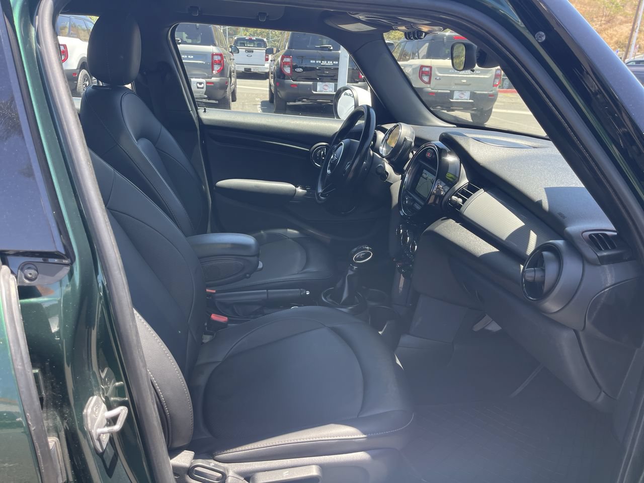 Used 2019 MINI Cooper 4-Door Hardtop FWD image 16