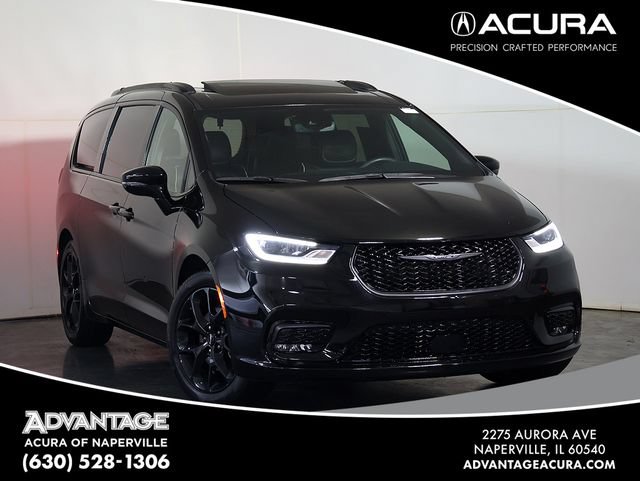 Used 2025 Chrysler Pacifica Limited FWD image 1