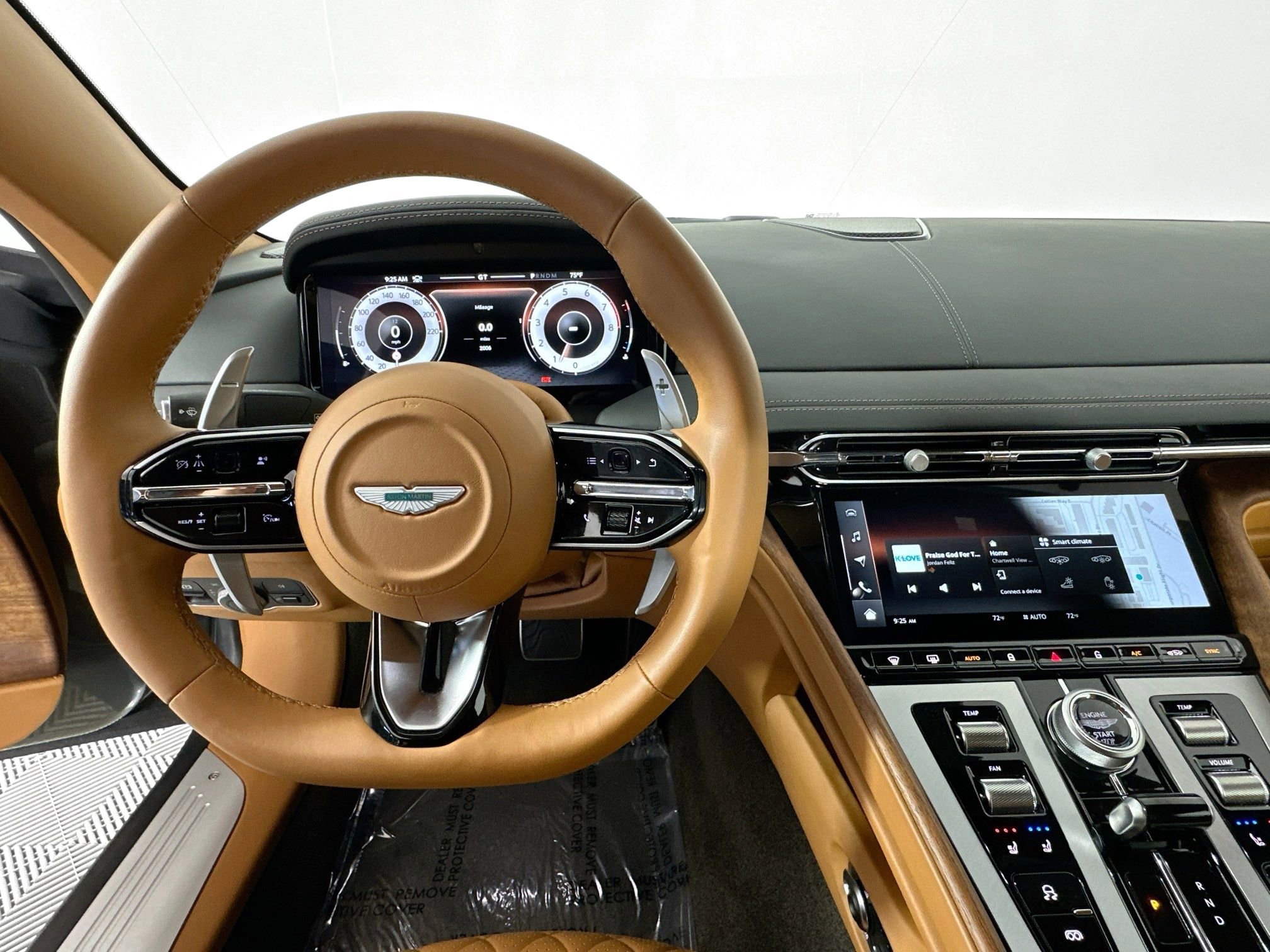 Used 2024 Aston Martin DB12 Coupe image 11