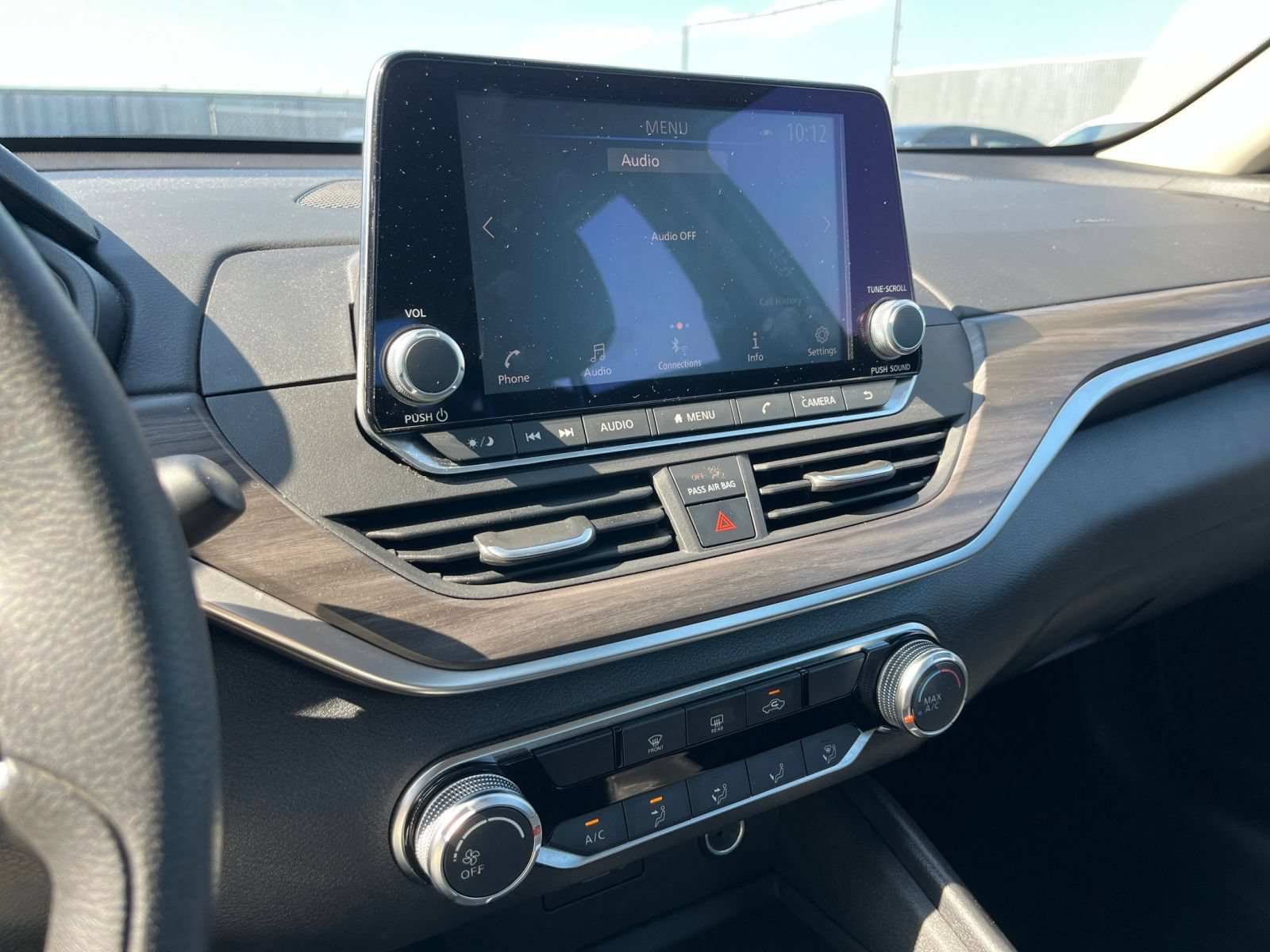 Used 2025 Nissan Altima 2.5 SV FWD image 19