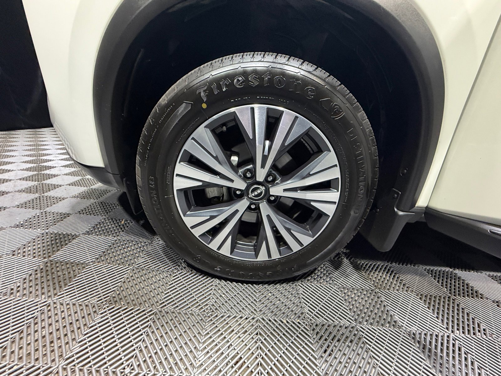 Used 2022 Nissan Rogue SV image 26