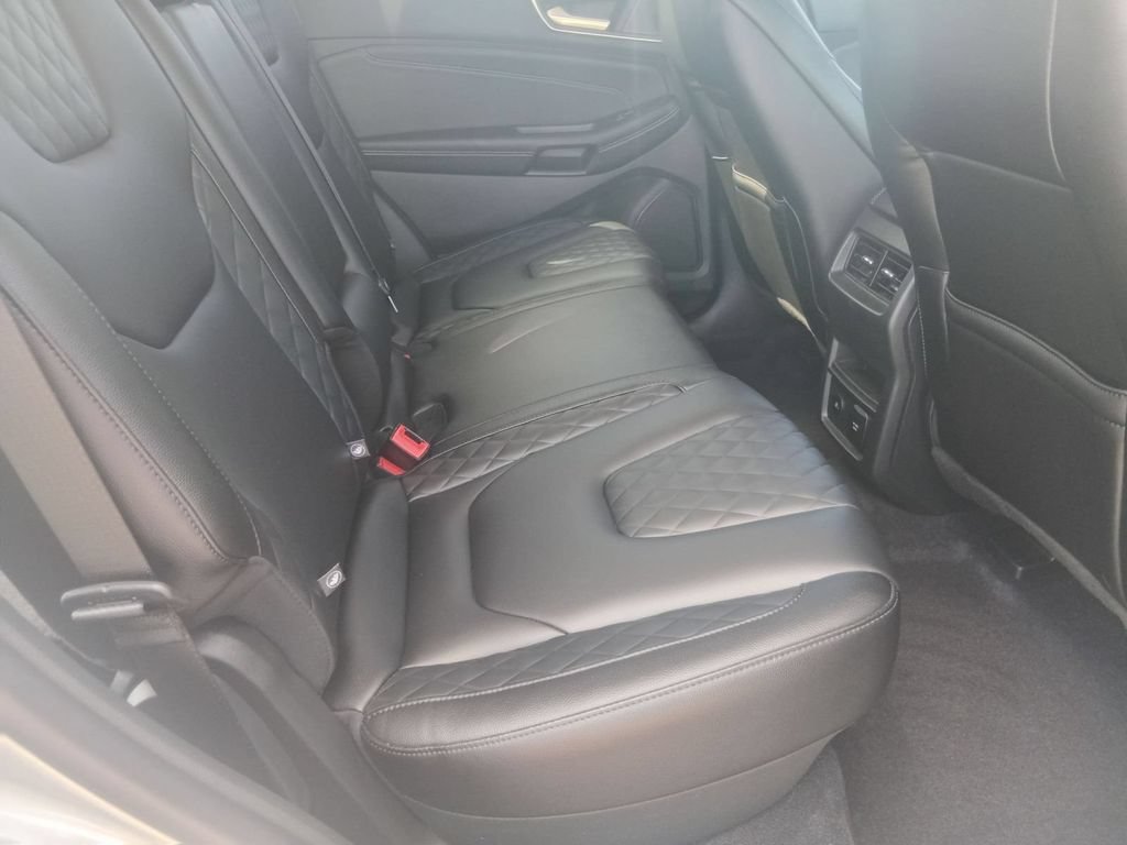 Used 2023 Ford Edge Titanium AWD/4WD image 40