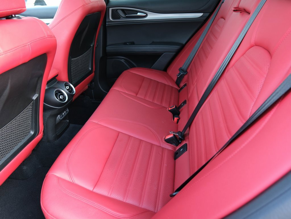 Used 2024 Alfa Romeo Stelvio Veloce image 32