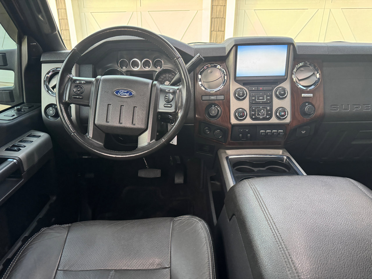 Used 2015 Ford F350 XLT w/ XLT Premium Package image 17