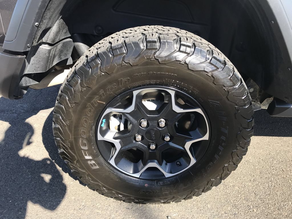 Used 2023 Jeep Wrangler Unlimited Rubicon 4xe w/ Cold Weather Group AWD/4WD image 33