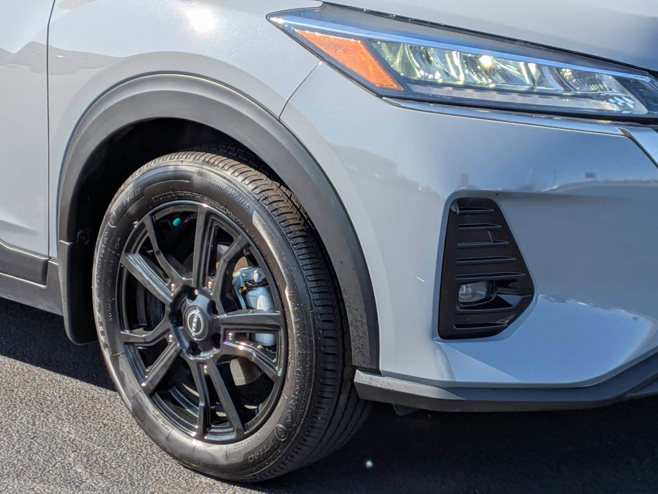 Certified 2023 Nissan Kicks SR w/ SR Premium Package FWD image 9