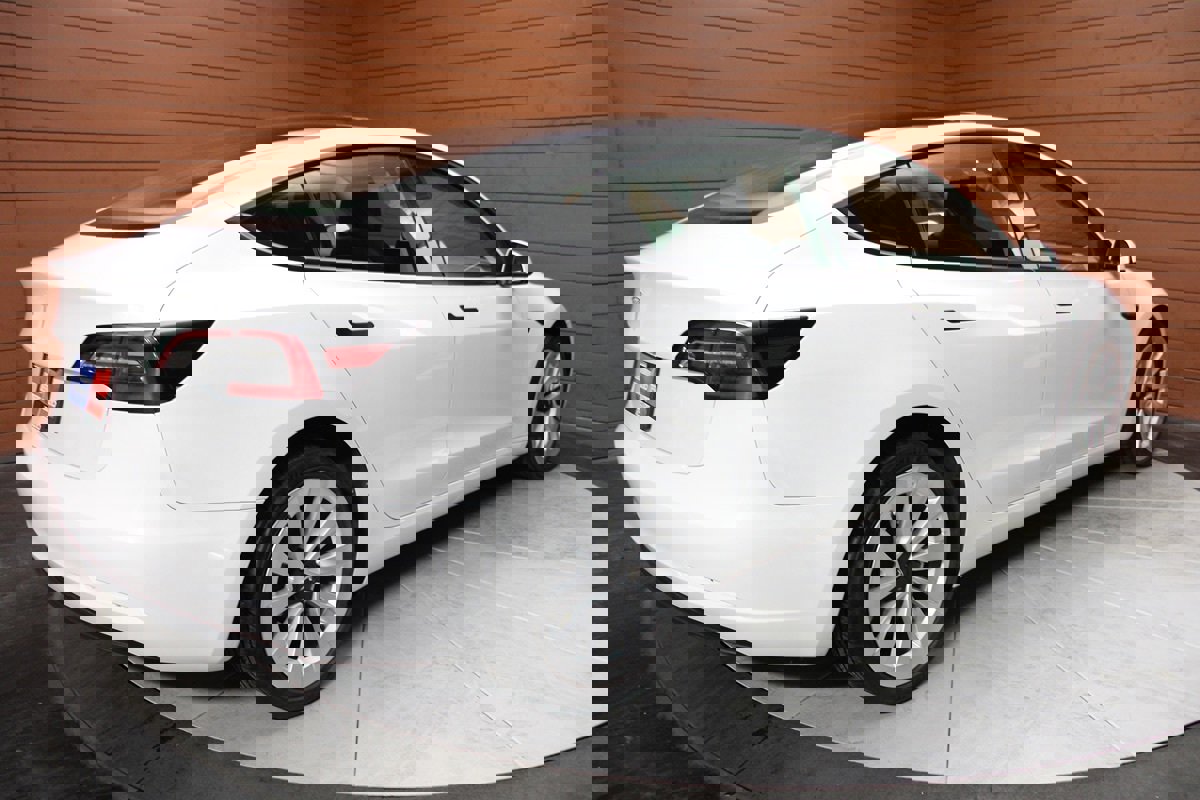 Used 2023 Tesla Model 3 Standard Range image 17