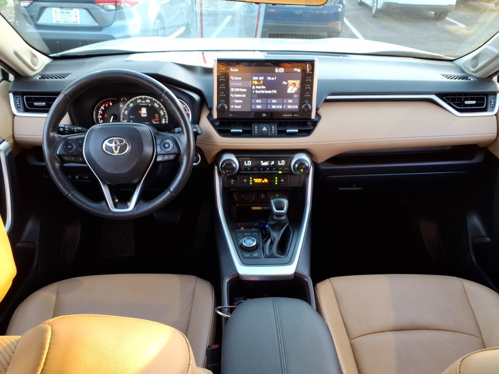 Certified 2022 Toyota RAV4 Limited AWD/4WD image 11