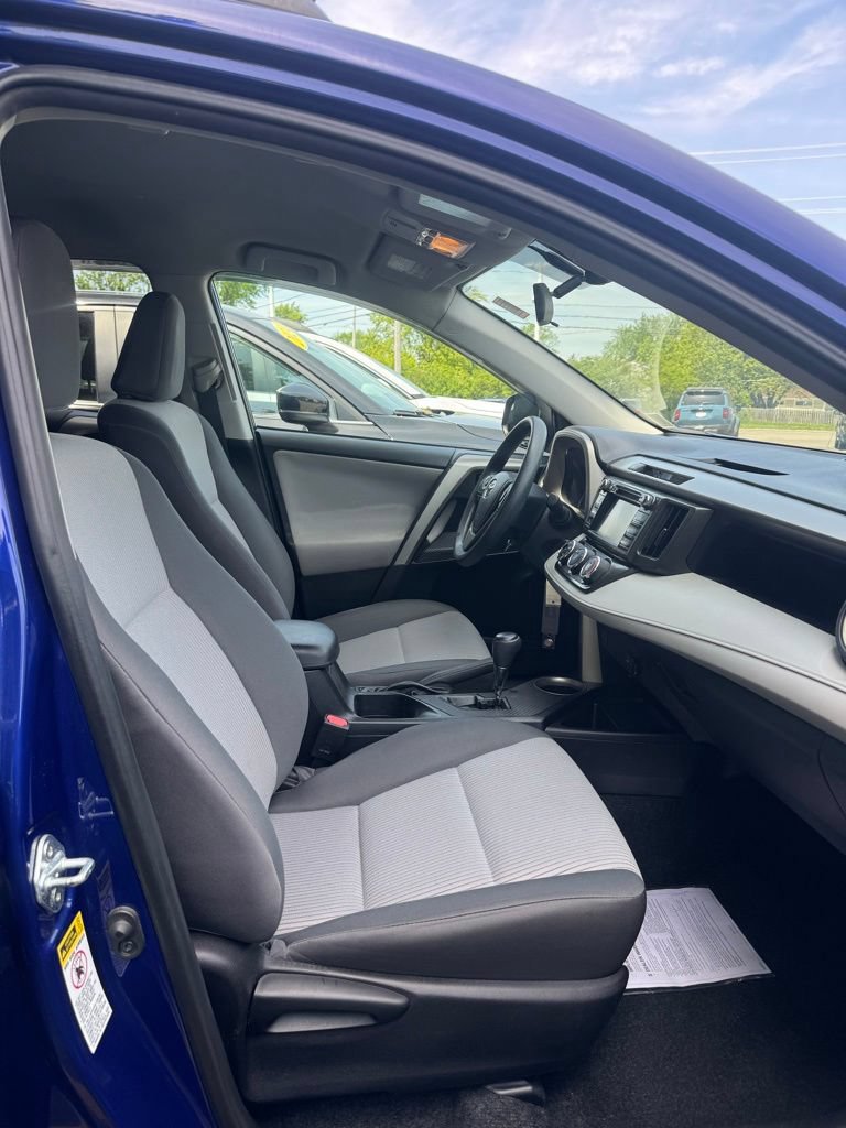 Used 2014 Toyota RAV4 LE AWD/4WD image 10
