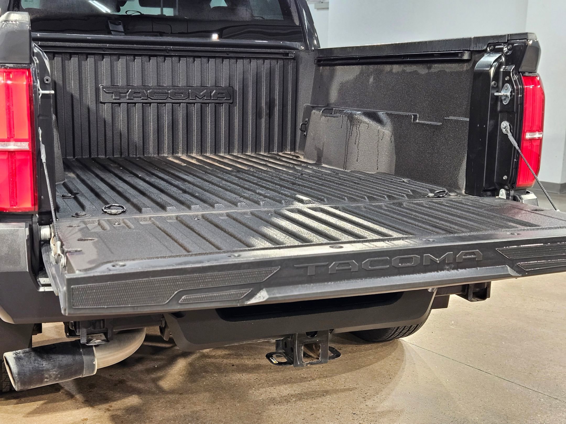 Certified 2024 Toyota Tacoma SR image 18