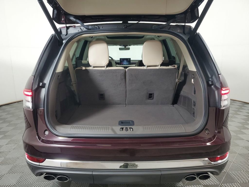 Used 2023 Lincoln Aviator Reserve w/ Equipment Group 201A RWD image 7