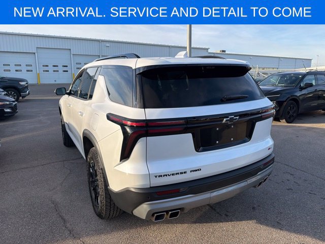 Used 2025 Chevrolet Traverse Z71 w/ Enhanced Driving Package AWD/4WD image 16