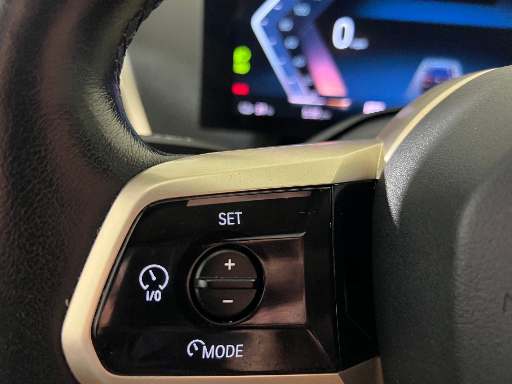 Used 2022 BMW iX xDrive50 w/ Premium Package image 16