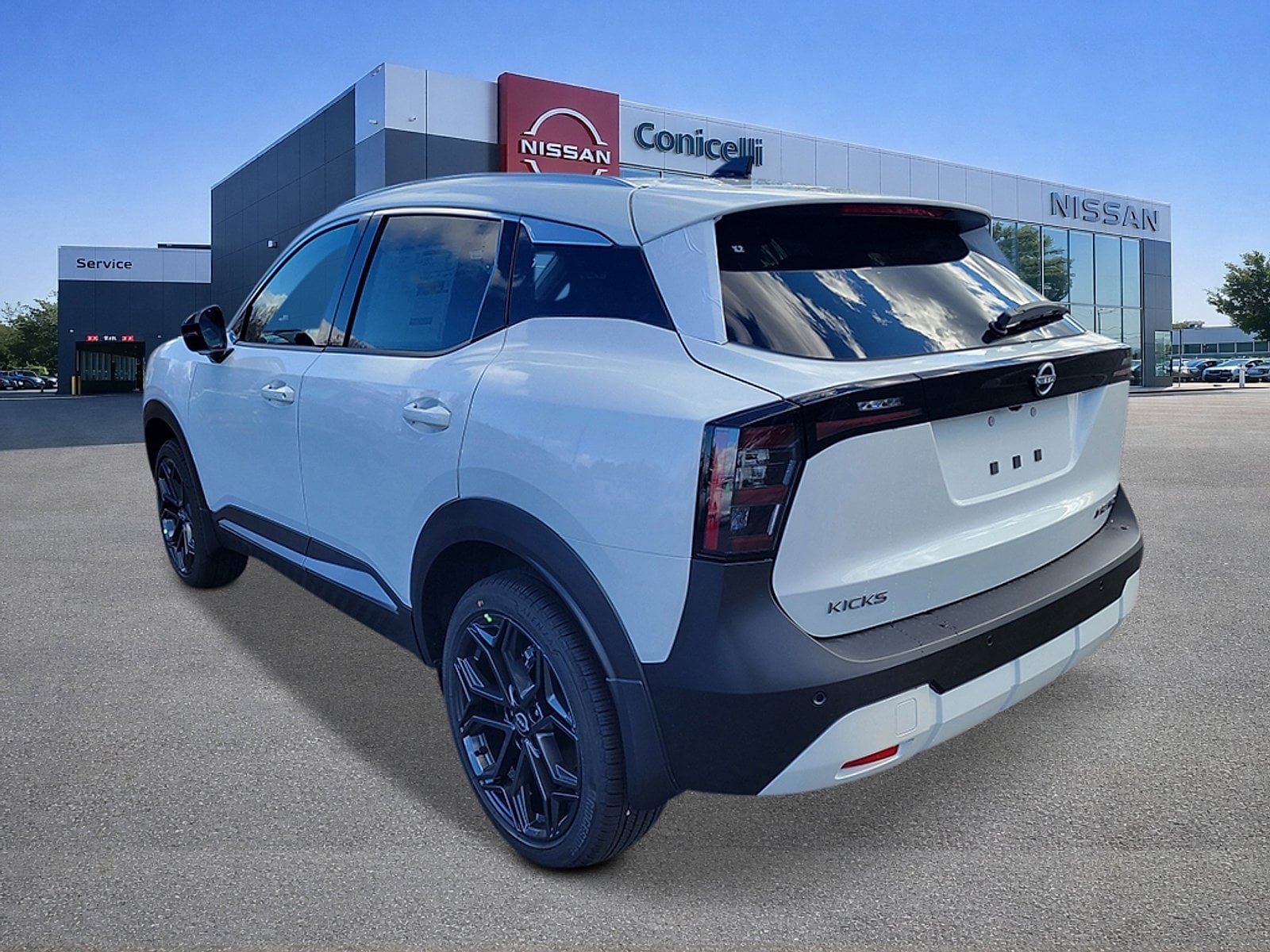 New 2026 Nissan Kicks SR AWD/4WD image 3