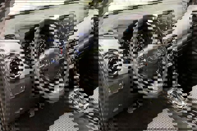 Used 2021 Hyundai Kona SE image 16