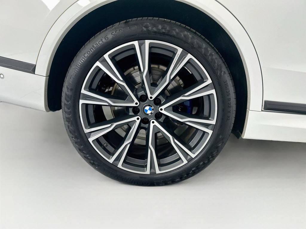 Used 2021 BMW X7 xDrive40i w/ M Sport Package AWD/4WD image 32