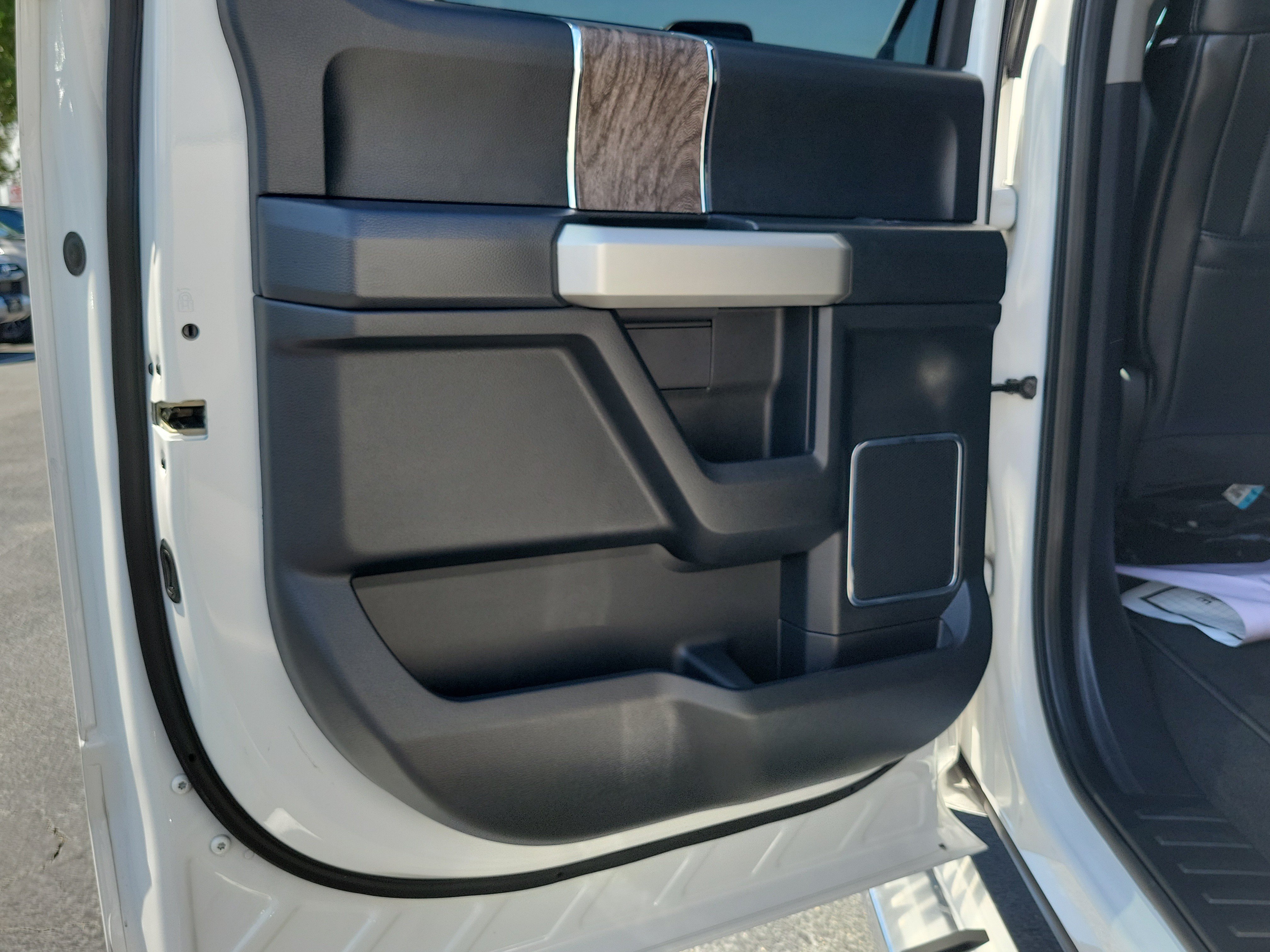 Used 2019 Ford F250 Lariat w/ Chrome Package AWD/4WD image 10