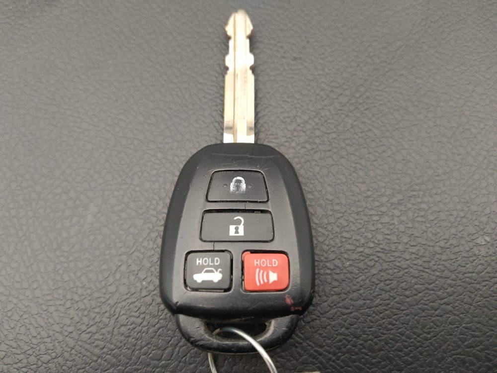 Used 2017 Toyota Camry SE FWD image 32