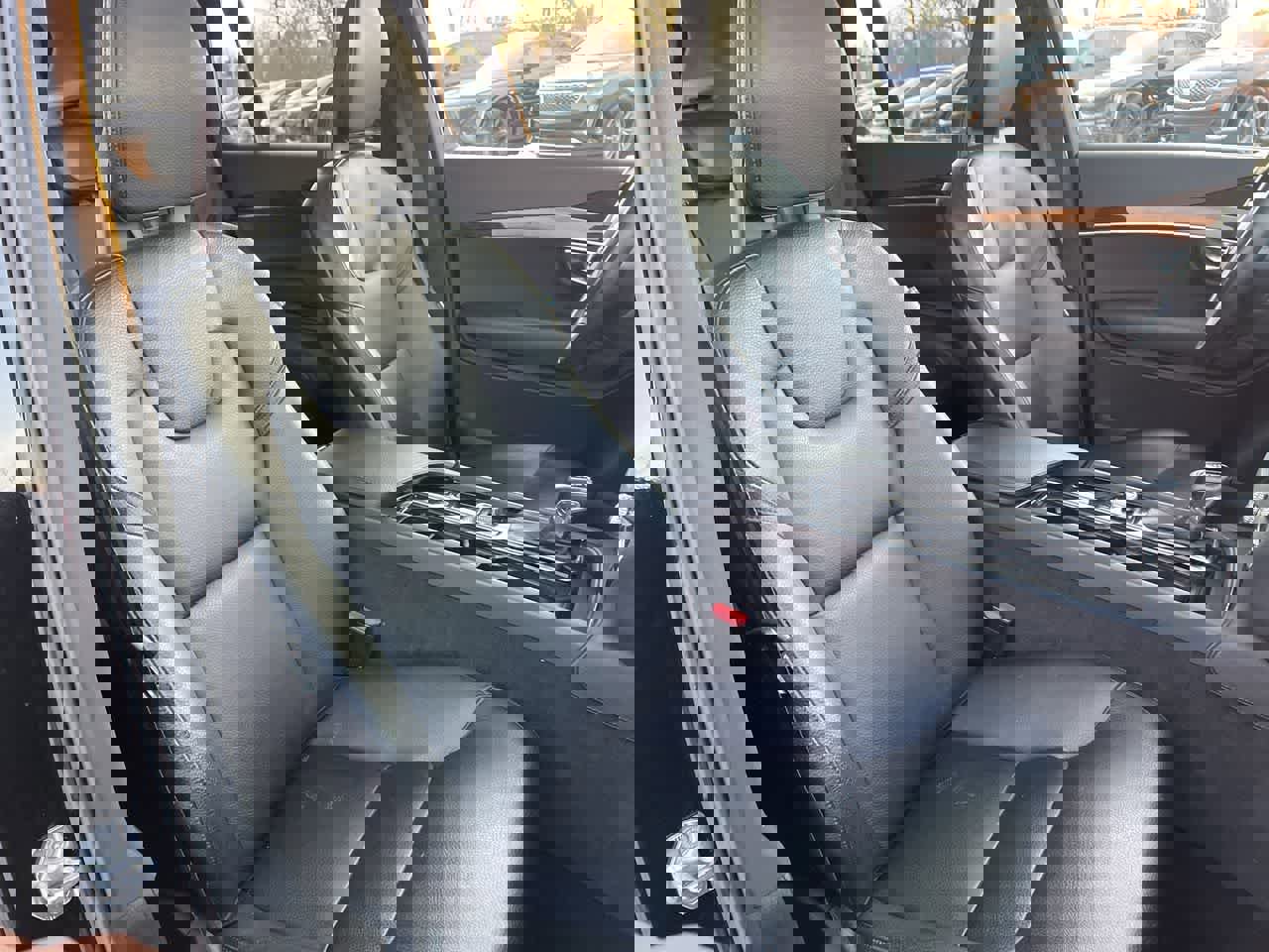 Used 2017 Volvo XC90 T6 Momentum w/ Vision Package image 14